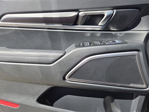 New 2025 Kia Telluride S image 16