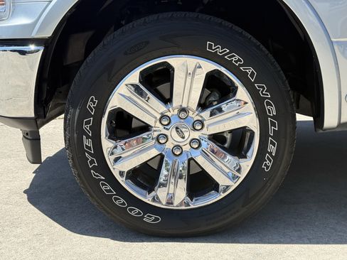 Used 2020 Ford F150 Lariat w/ Equipment Group 502A Luxury AWD/4WD image 12