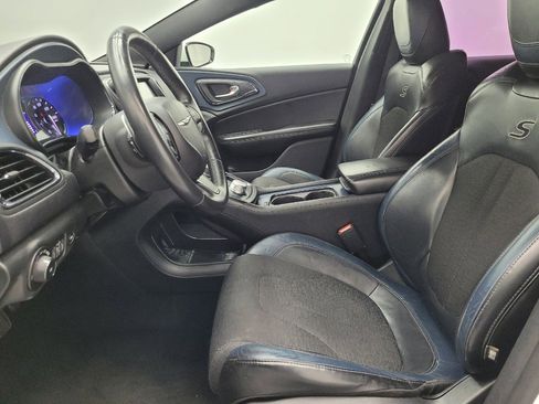 Used 2015 Chrysler 200 S image 17