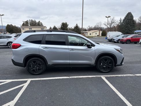 Used 2025 Subaru Ascent Bronze Edition image 7