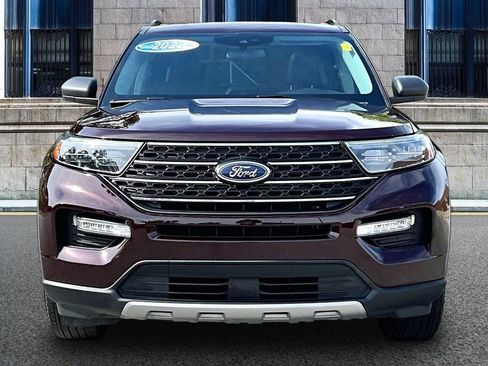 Used 2022 Ford Explorer XLT w/ Equipment Group 202A AWD/4WD image 3
