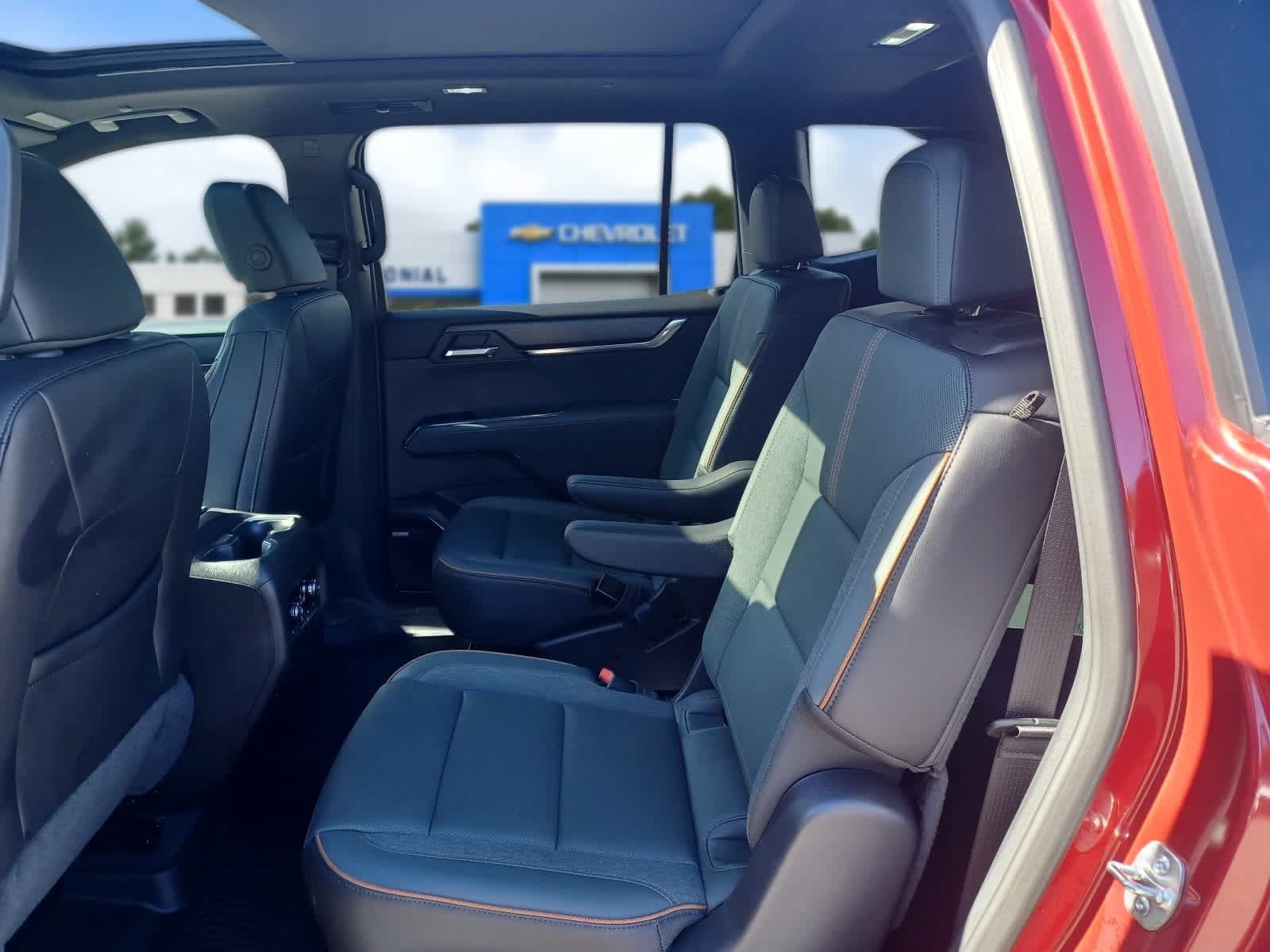 Used 2025 GMC Acadia AT4 w/ Luxury Package AWD/4WD image 25