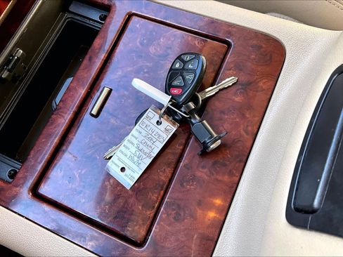 Used 2014 Chevrolet Suburban LTZ image 14