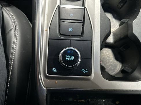 Used 2022 Ford Explorer XLT w/ Equipment Group 202A image 33