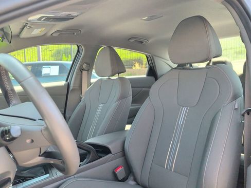 Certified 2025 Hyundai Elantra Sport FWD image 21
