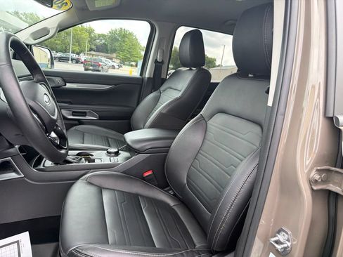 Certified 2025 Ford Ranger Lariat w/ Trailer Tow Package AWD/4WD image 12