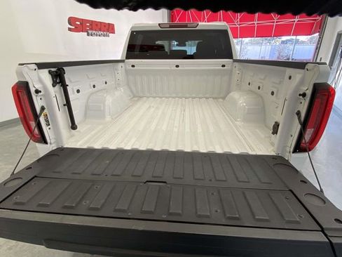 Used 2025 GMC Sierra 1500 SLT image 11