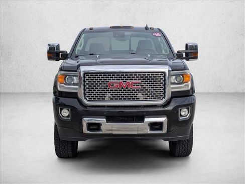 Used 2016 GMC Sierra 2500 Denali w/ Duramax Plus Package image 2