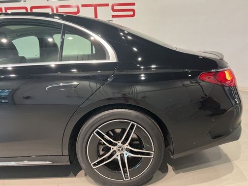 Used 2025 Mercedes-Benz E 350 4MATIC Sedan image 10