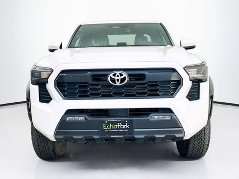 Used 2025 Toyota Tacoma TRD Off-Road image 2