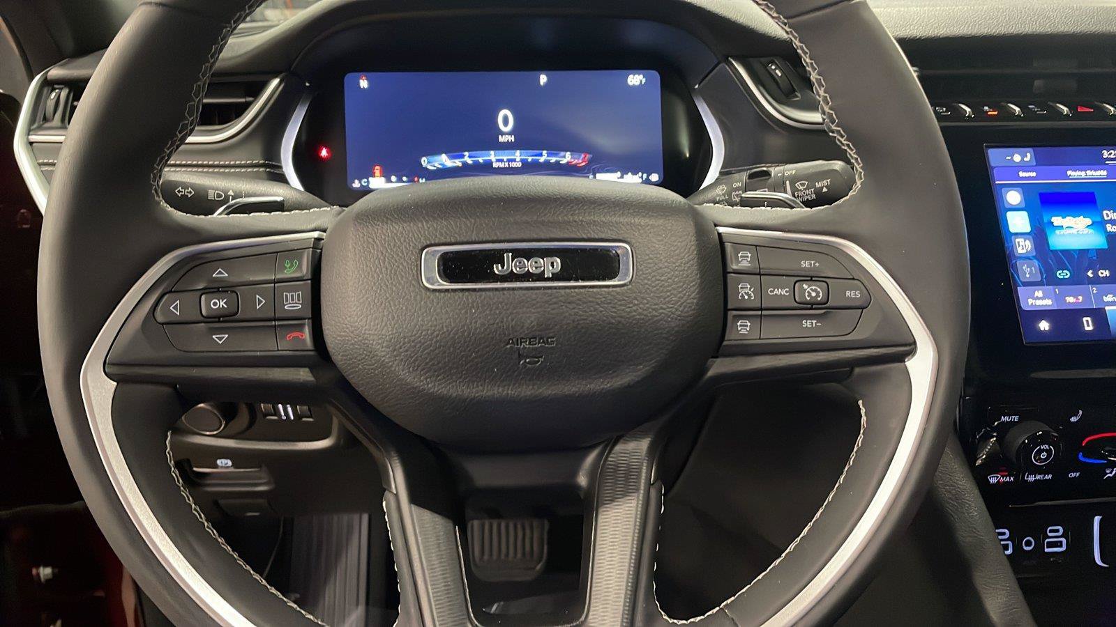 Used 2024 Jeep Grand Cherokee L Altitude AWD/4WD image 22