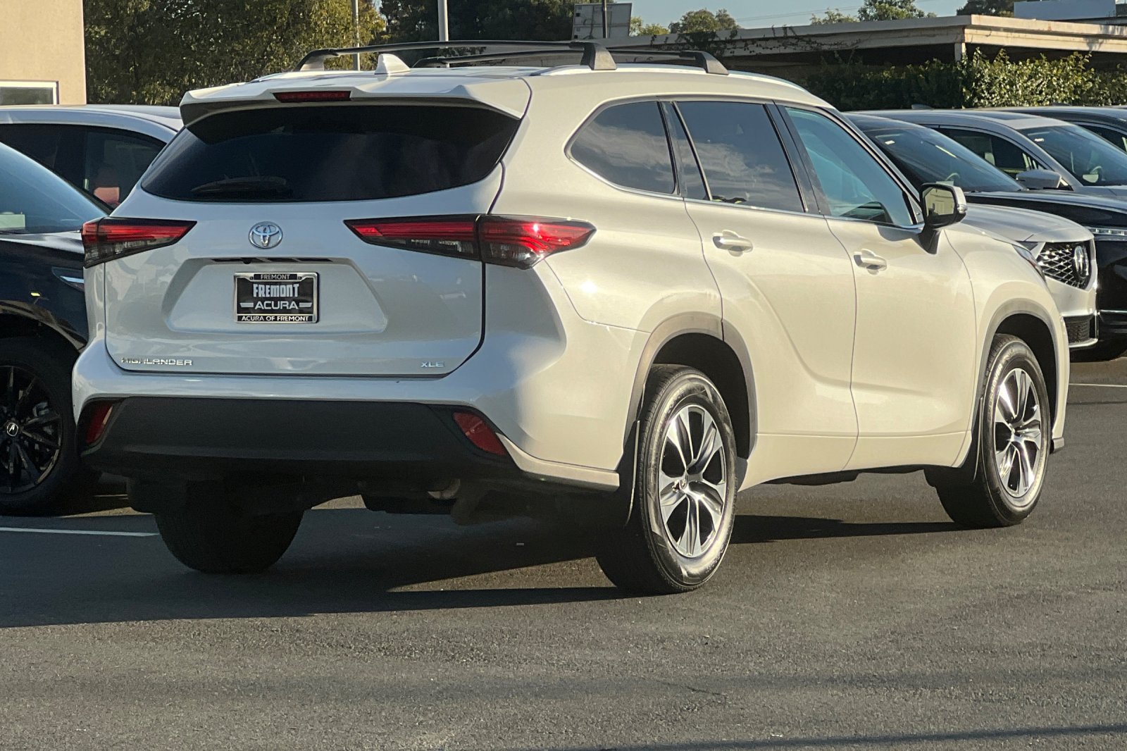 Used 2021 Toyota Highlander XLE FWD image 4