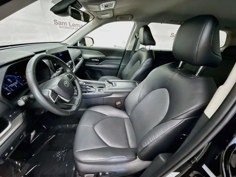 Used 2024 Toyota Grand Highlander AWD image 21