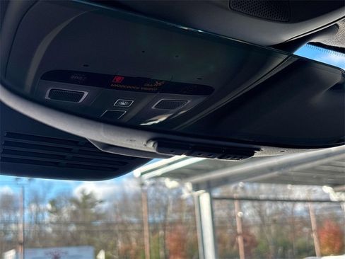 Used 2024 Volvo XC40 B5 Plus w/ Climate Package image 28