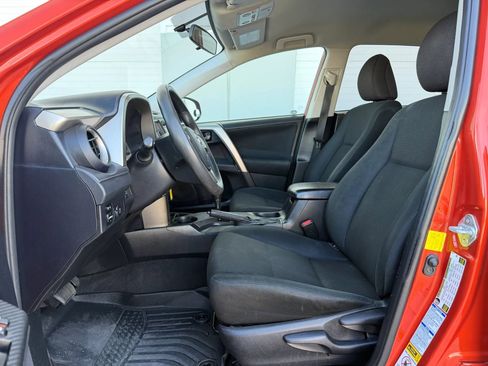 Used 2015 Toyota RAV4 LE AWD/4WD image 9