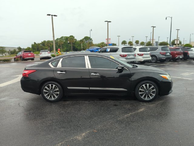 Used 2016 Nissan Altima 2.5 SV w/ Convenience Package FWD image 3