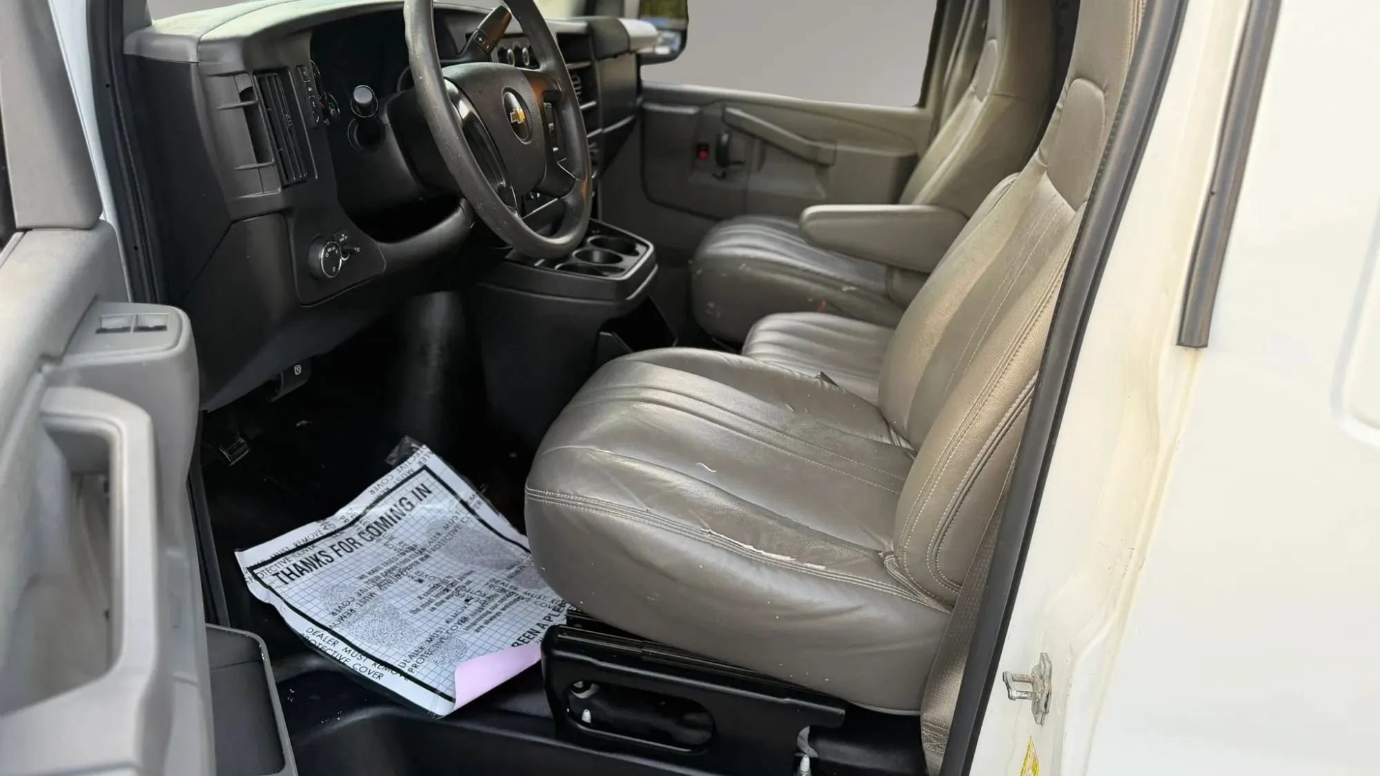 Used 2016 Chevrolet Express 2500 RWD image 12