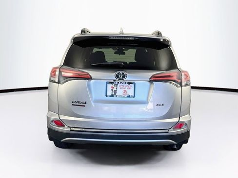 Used 2017 Toyota RAV4 XLE FWD image 8