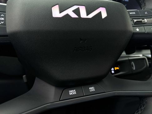 Used 2024 Kia EV9 Wind AWD/4WD image 8