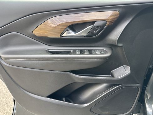 Used 2020 GMC Terrain SLE image 14