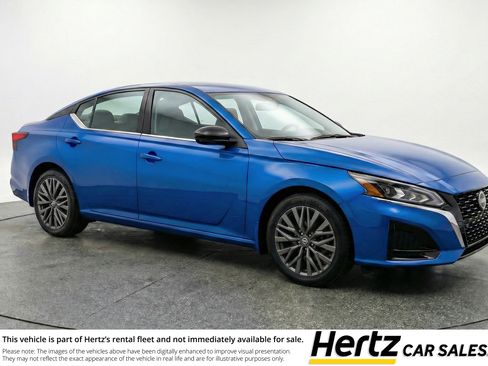 Used 2025 Nissan Altima 2.5 SV image 1