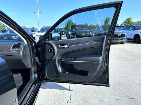Used 2022 Chrysler 300 Touring L w/ Comfort Group AWD/4WD image 16