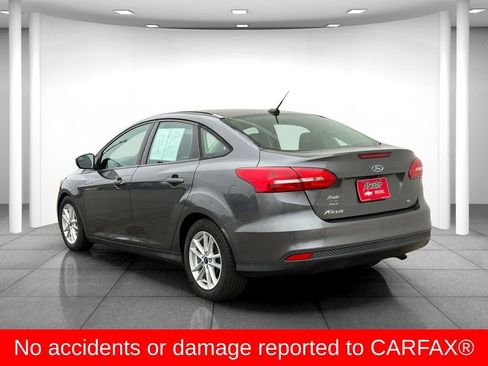 Used 2018 Ford Focus SE image 4