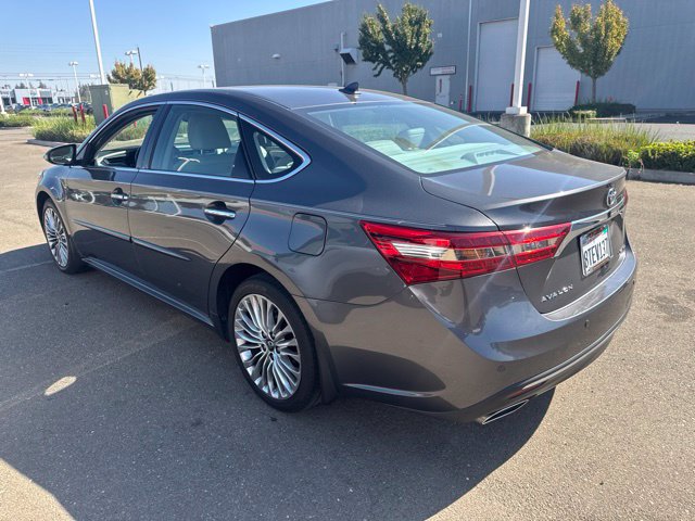 Used 2018 Toyota Avalon Limited FWD image 4
