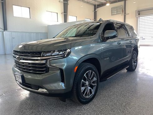 Used 2023 Chevrolet Tahoe LT w/ LT Signature Plus Package AWD/4WD image 2