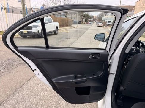 Used 2017 Mitsubishi Lancer ES image 23