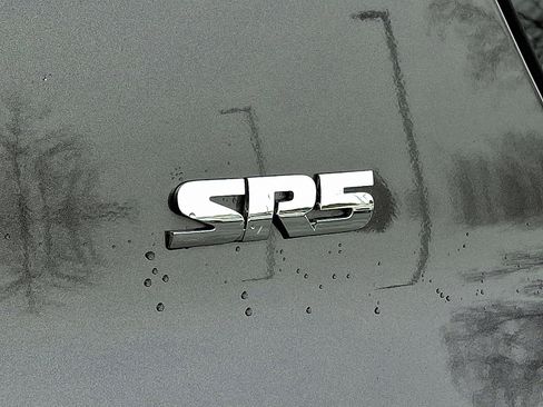 Used 2022 Toyota 4Runner SR5 Premium w/ Moonroof Package image 30