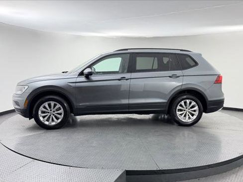 Used 2020 Volkswagen Tiguan S image 3
