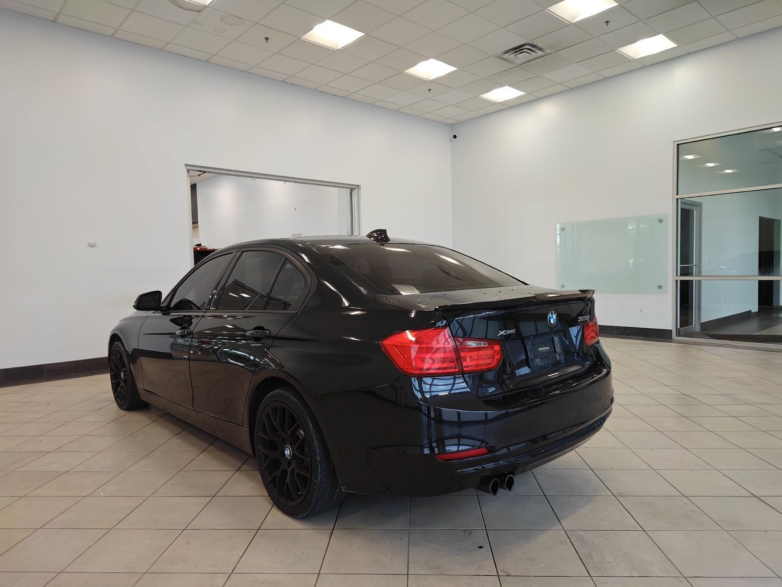 Used 2014 BMW 328i xDrive Sedan AWD/4WD image 5