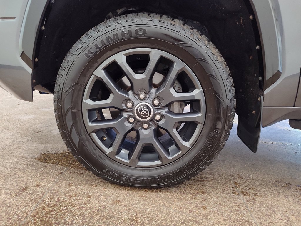 Used 2023 Toyota Tundra Platinum AWD/4WD image 21