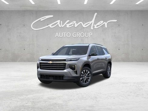 New 2026 Chevrolet Traverse LT w/ Sun and Wheel Package FWD image 8