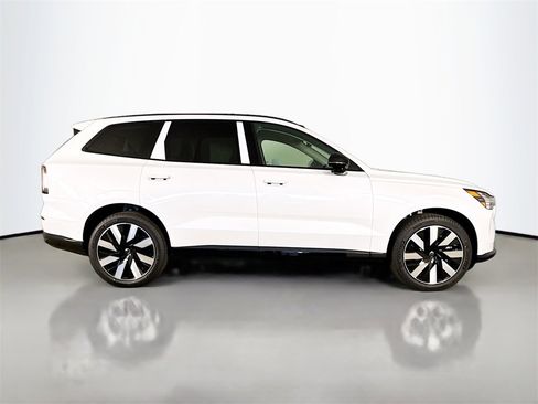 New 2025 Volvo EX90 Plus w/ Protection Package Premier image 8