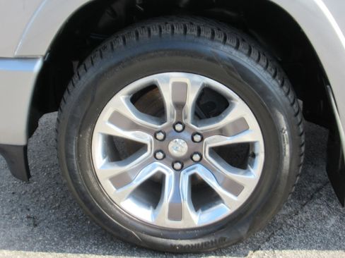 Used 2019 RAM 1500 Limited image 9