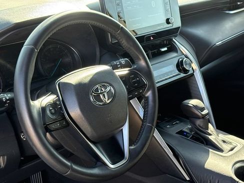 Used 2021 Toyota Venza XLE w/ Carpet Mat Package (TMS) AWD/4WD image 18