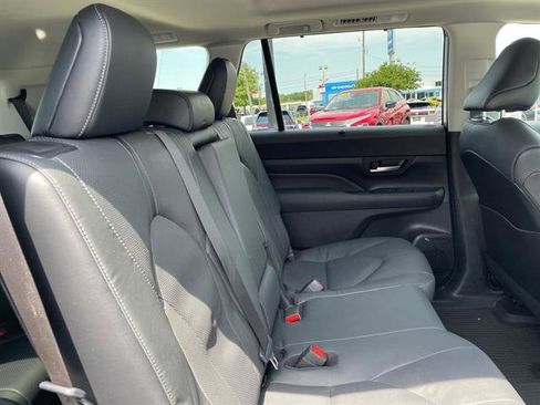 Used 2024 Toyota Grand Highlander Limited image 12