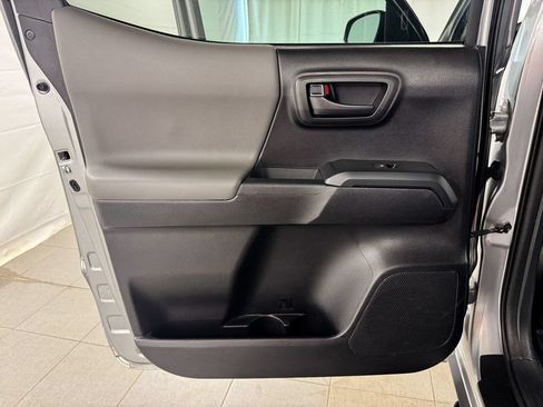 Used 2020 Toyota Tacoma SR AWD/4WD image 13