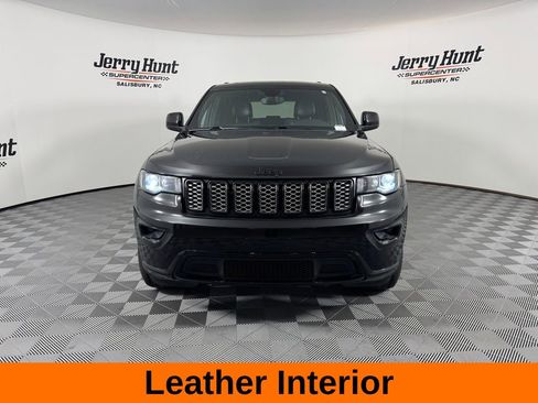 Used 2019 Jeep Grand Cherokee Altitude image 5