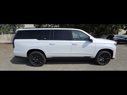 Used 2023 Cadillac Escalade ESV Sport Platinum w/ LPO, ONYX Package AWD/4WD image 10