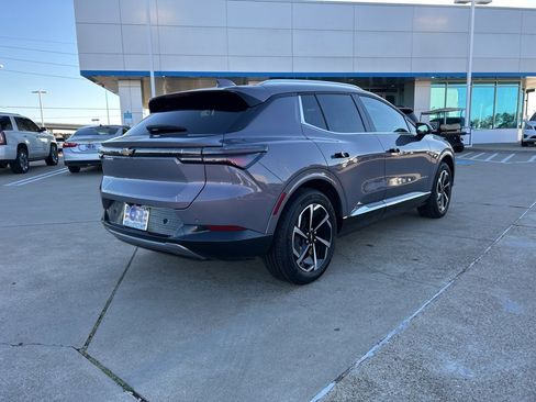 Used 2025 Chevrolet Equinox EV LT w/ Convenience Package image 5