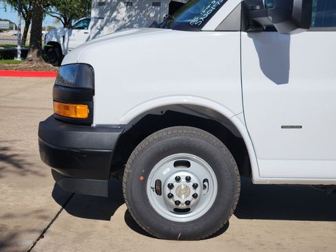 New 2025 Chevrolet Express 3500 w/ Power Convenience Package image 13