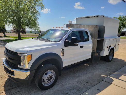 Used 2017 Ford F550 4x4 SuperCab Super Duty image 4