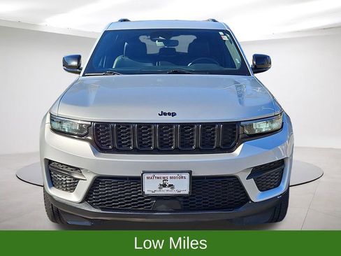 Used 2023 Jeep Grand Cherokee Altitude image 2