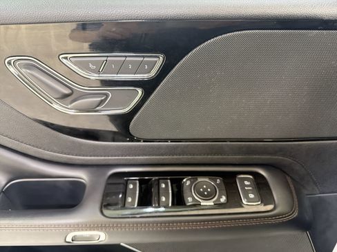 Used 2022 Lincoln Aviator AWD w/ Premium Package image 12