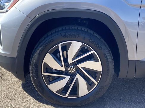 New 2026 Volkswagen Atlas SE FWD image 6