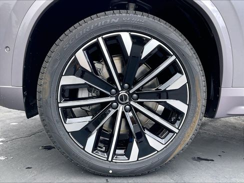 New 2026 Volvo XC90 T8 Plus w/ Protection Package AWD/4WD image 14