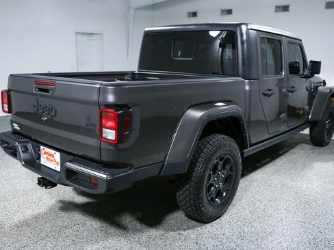 Used 2023 Jeep Gladiator Sport AWD/4WD image 7